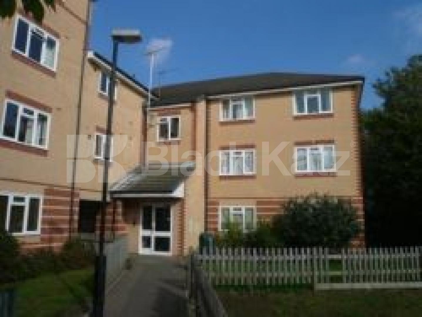 			2 Bedroom, 1 bath, 1 reception Flat			 Bailey Close, BOUNDS GREEN N11